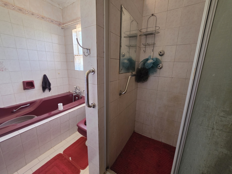 4 Bedroom Property for Sale in Pellissier Free State